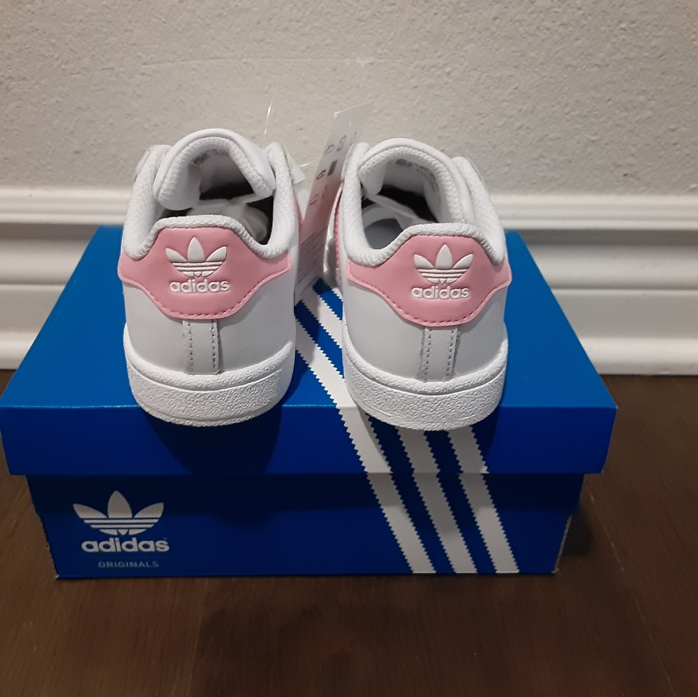 Adidas - Picture 3 of 4